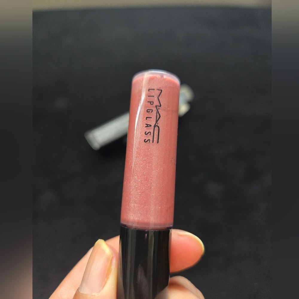 MAC Cosmetics Lipglass in Shimmering Pink